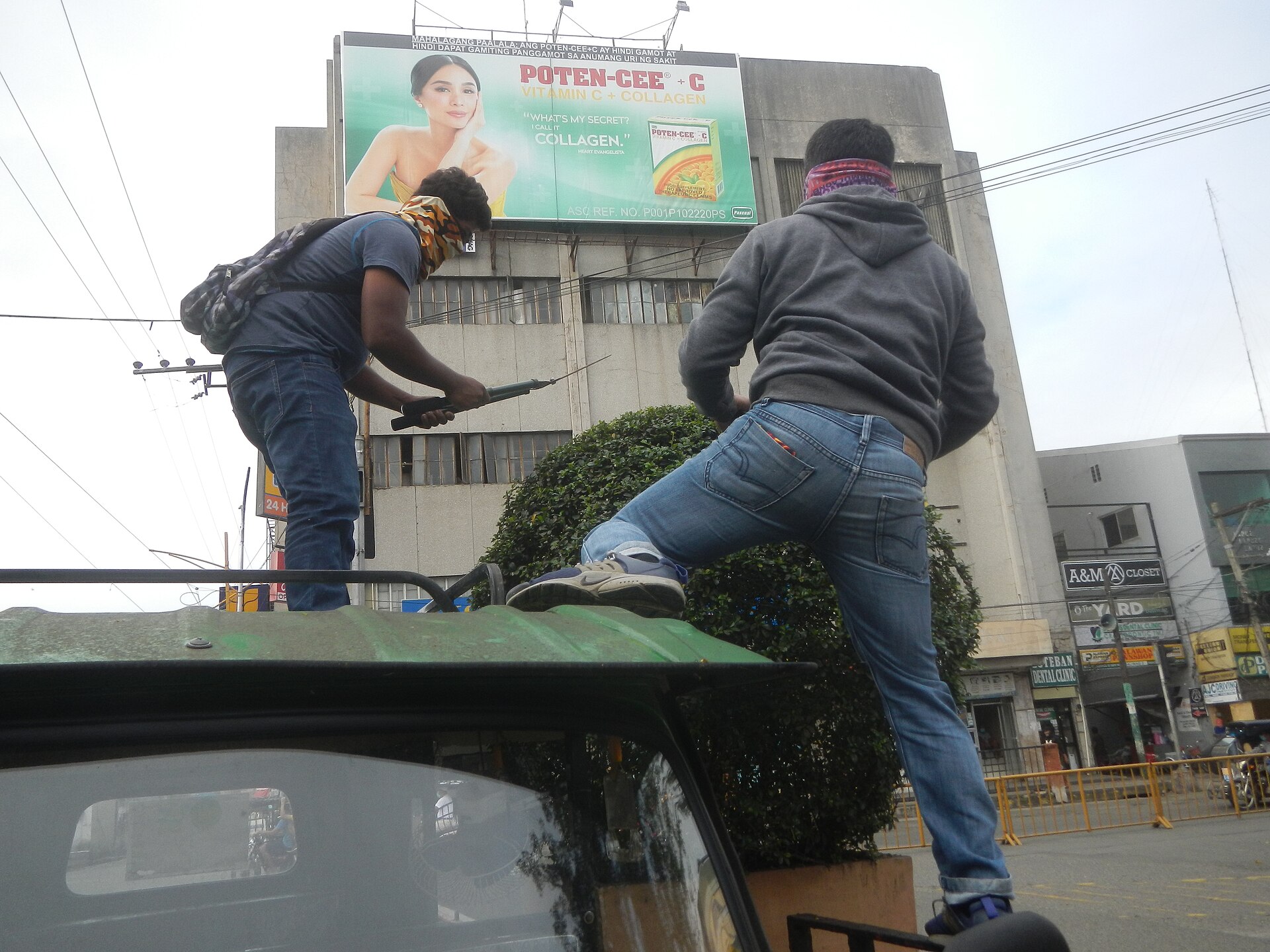 Bypass pruning shears